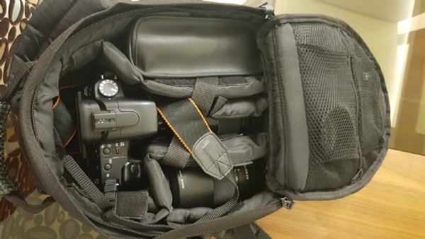 Satılık Temiz Set Sony A300 + 18-70 Kit + 50mm + Flaş + Çant